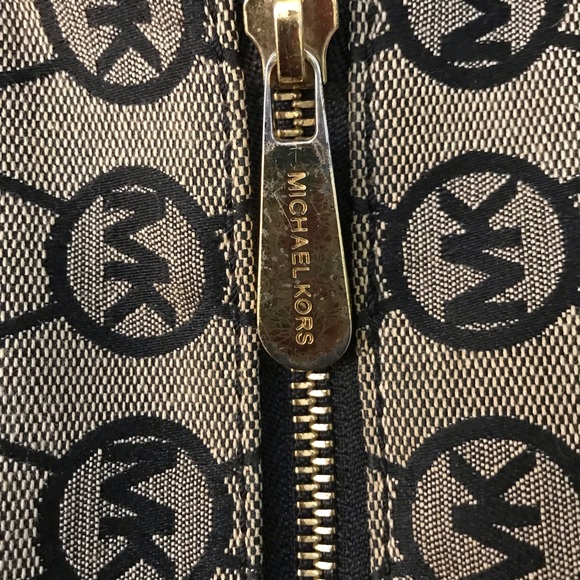 Michael Kors Purse - Picture 4 of 4